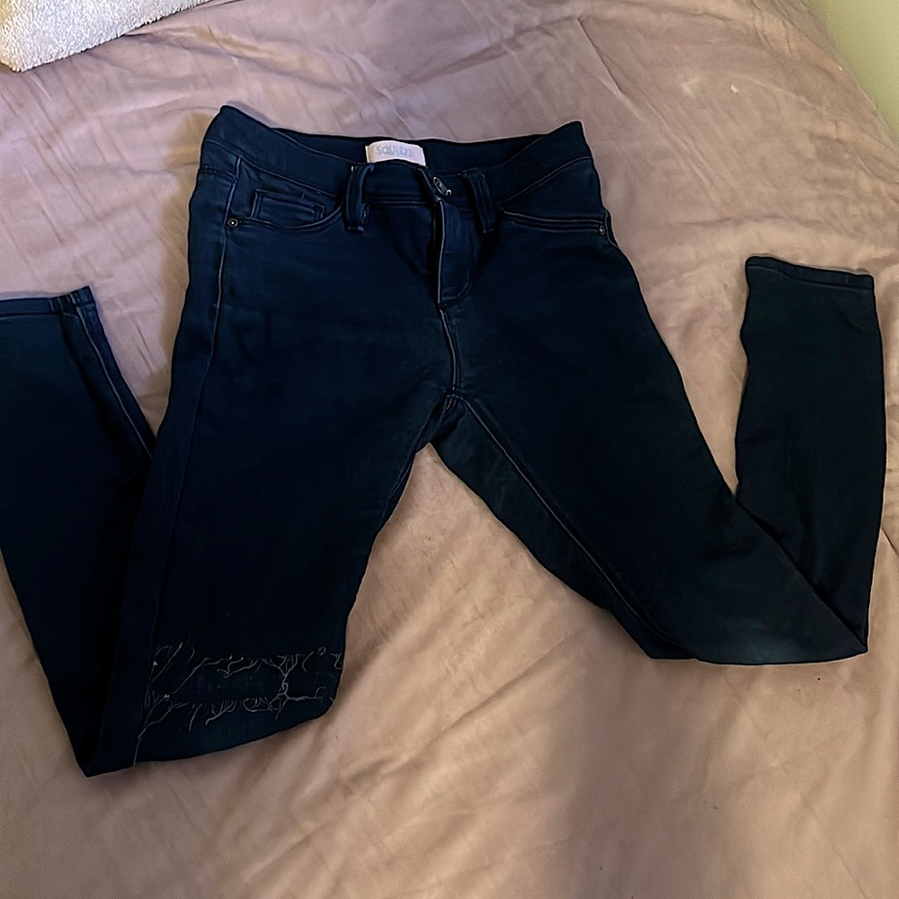 Squeeze ripped stitch knee jeans